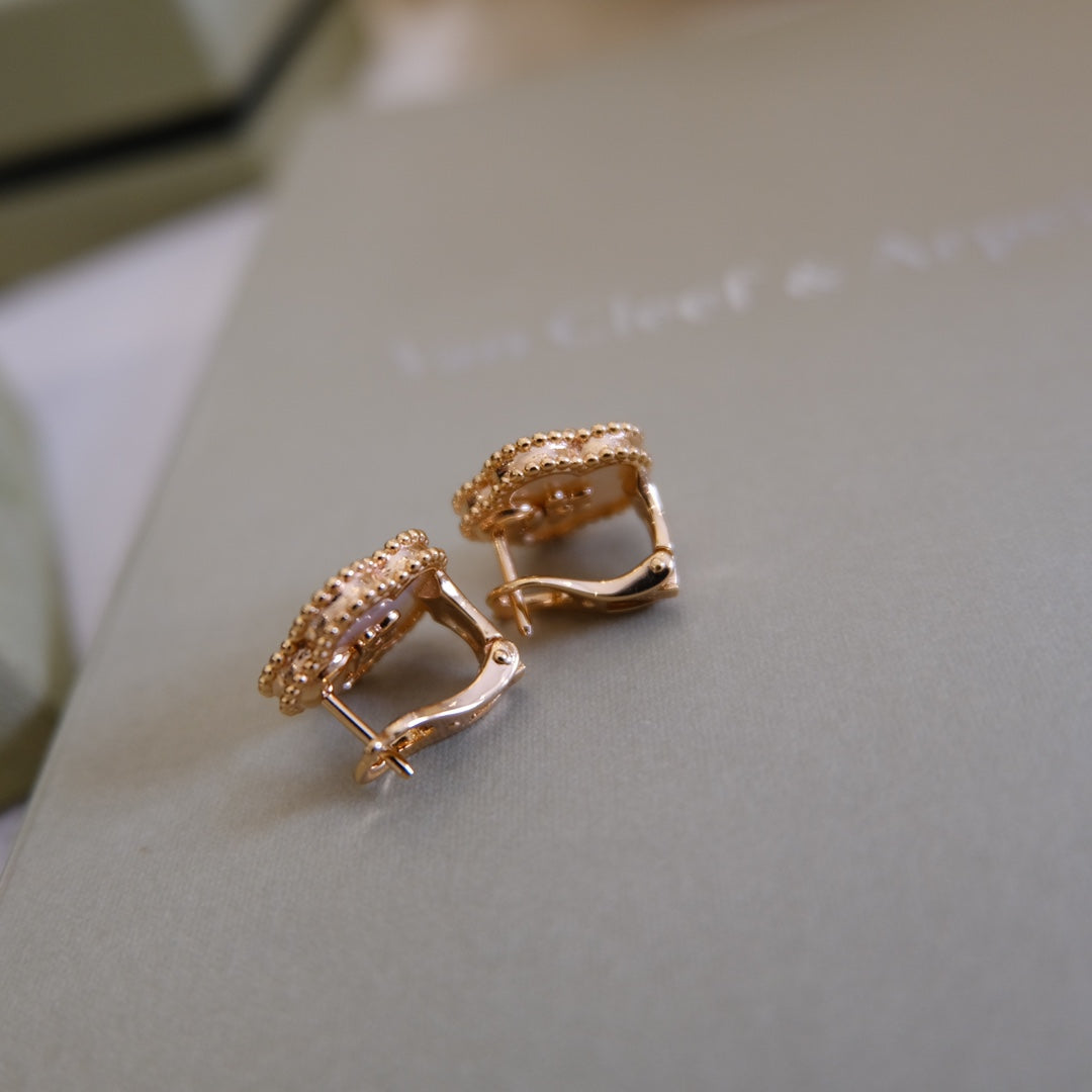 [LORA]LUCKY PINK GOLD WHITE MOP EARRINGS
