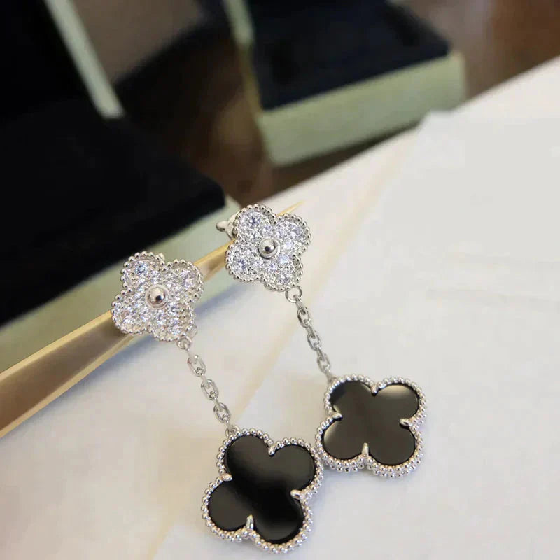 [LORA]CLOVER 2 MOTIFS  DIAMOND ONYX EARRINGS SILVER