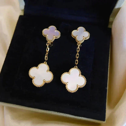 [LORA]CLOVER 2 MOTIF WHITE MOP EARRINGS
