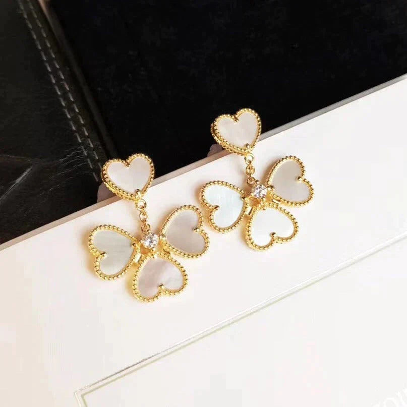 [Lora]CLOVER SWEET WHITE MOP EARRINGS