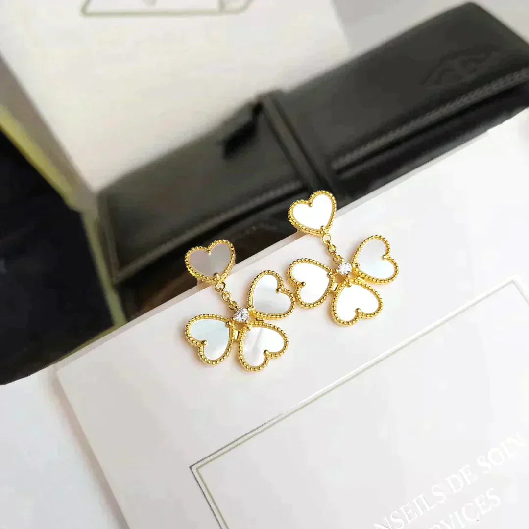 [Lora]CLOVER SWEET WHITE MOP EARRINGS