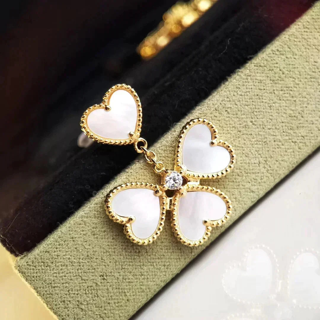 [Lora]CLOVER SWEET WHITE MOP EARRINGS