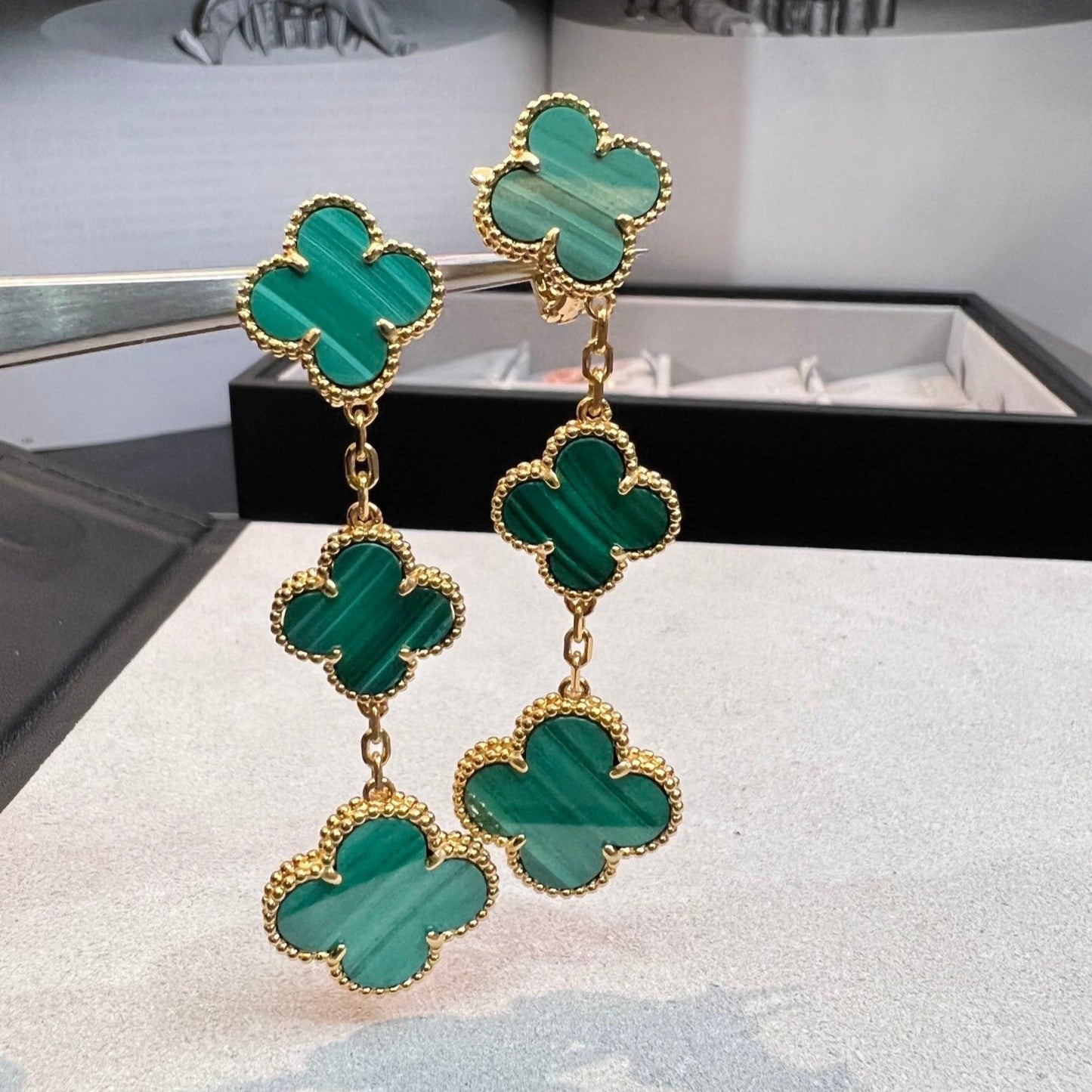 [Lora]CLOVER MALACHITE 3 MOTIFS GOLD
