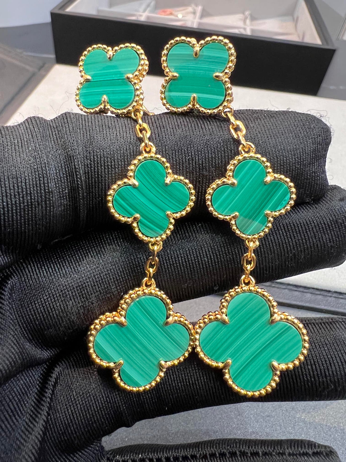 [Lora]CLOVER MALACHITE 3 MOTIFS GOLD