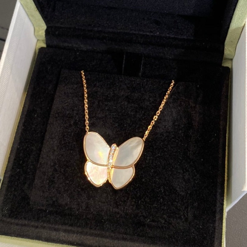 [LORA]BUTTERFLY GOLD MOP DIAMOND NECKLACE
