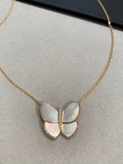 [LORA]BUTTERFLY GOLD MOP DIAMOND NECKLACE