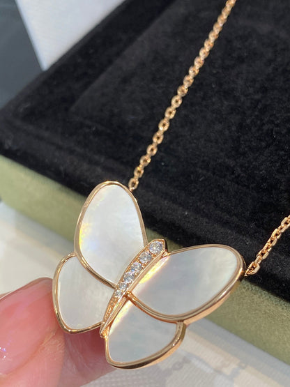 [LORA]BUTTERFLY GOLD MOP DIAMOND NECKLACE