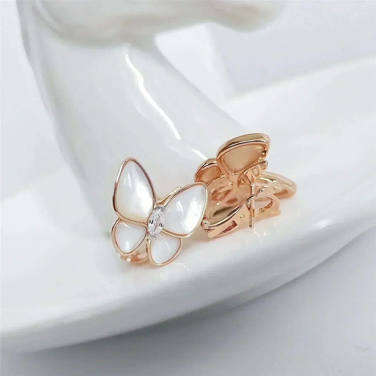 [Lora]BUTTERFLY MOP DIAMOND EARRINGS