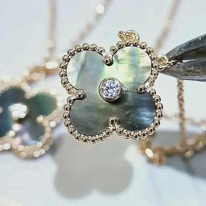 [LORA]CLOVER 15MM DIAMOND AND MOTHER-OF-GREY NECKLACE