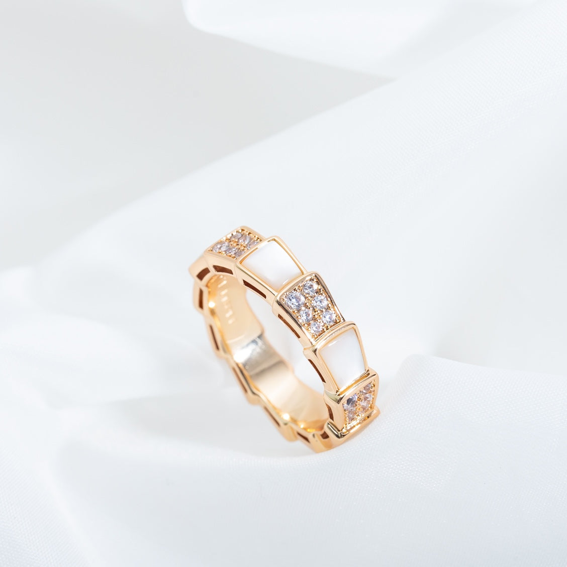 [LORA]SERPENTI RING PINK GOLD MOP DIAMOND PAVED 4MM