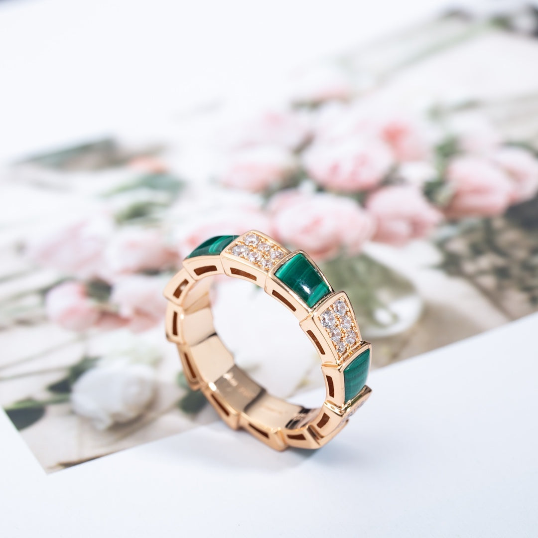 [LORA]SERPENTI RING PINK GOLD MALACHITE DIAMOND PAVED 4MM