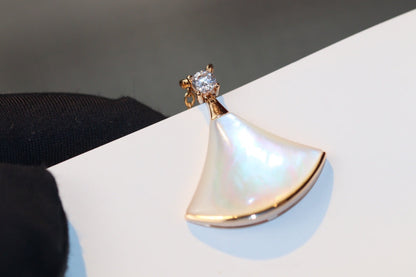 [LORA]DREAM NECKLACE WHITE MOP PINK GOLD 1 DIAMOND