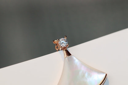 [LORA]DREAM NECKLACE WHITE MOP PINK GOLD 1 DIAMOND