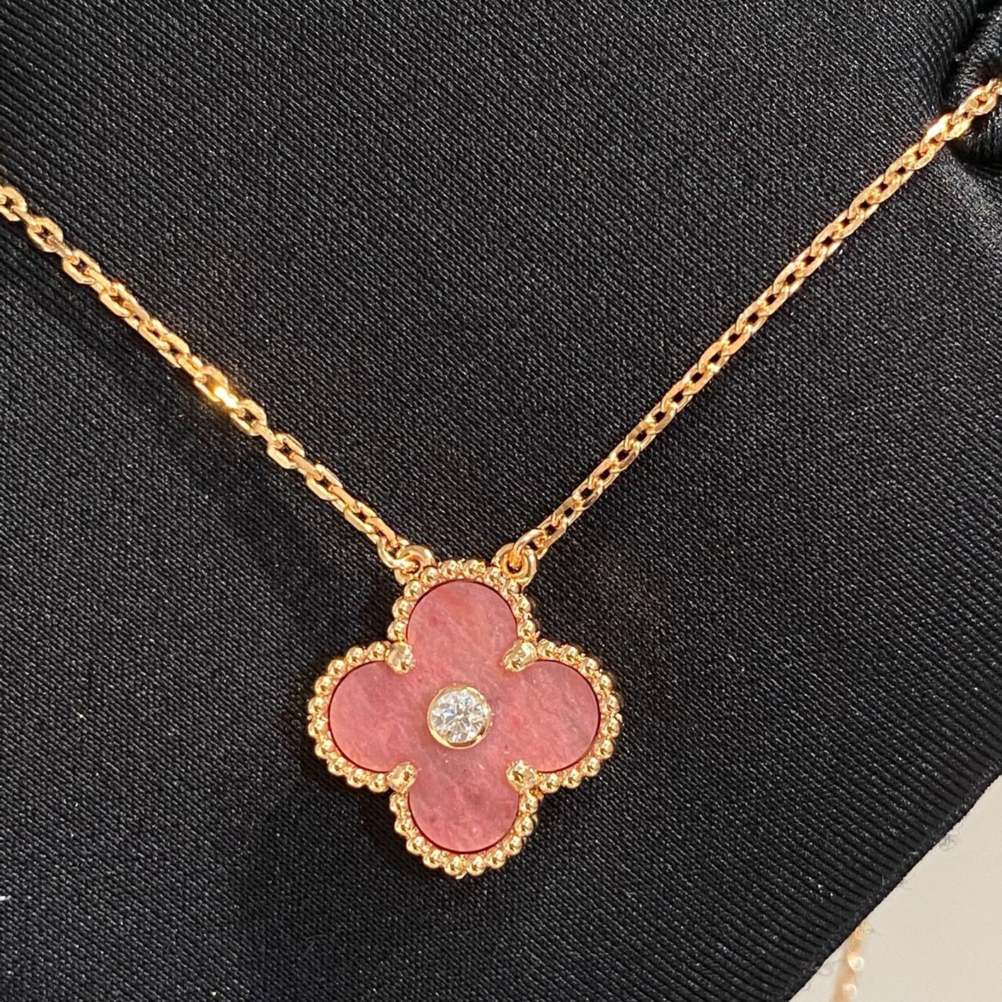[LORA]CLOVER 15MM DIAMOND RHODONITE NECKLACE
