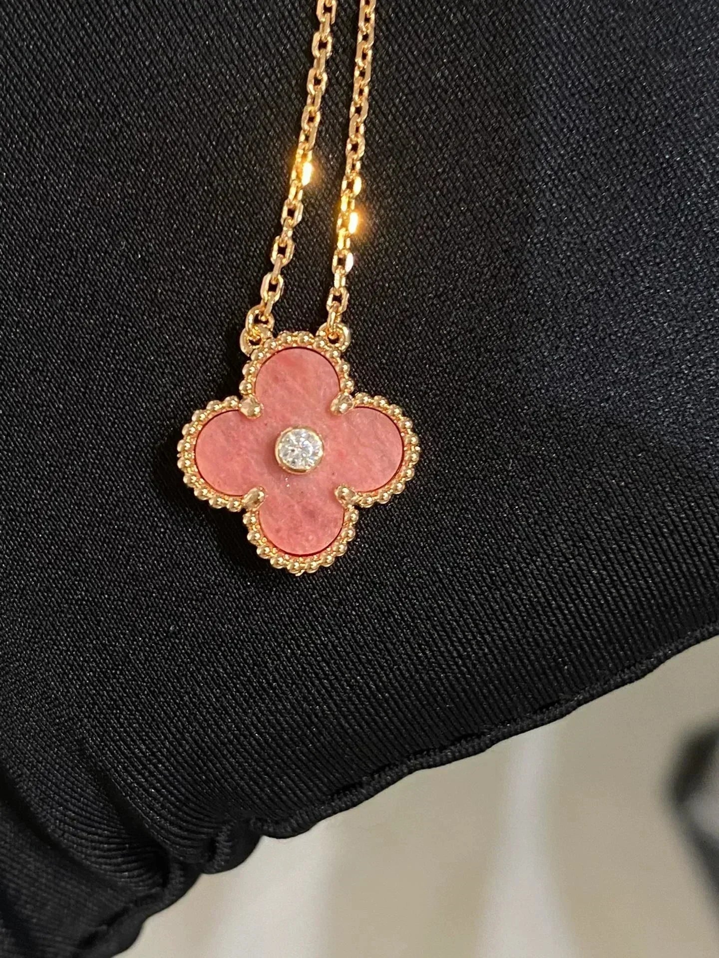 [LORA]CLOVER 15MM DIAMOND RHODONITE NECKLACE