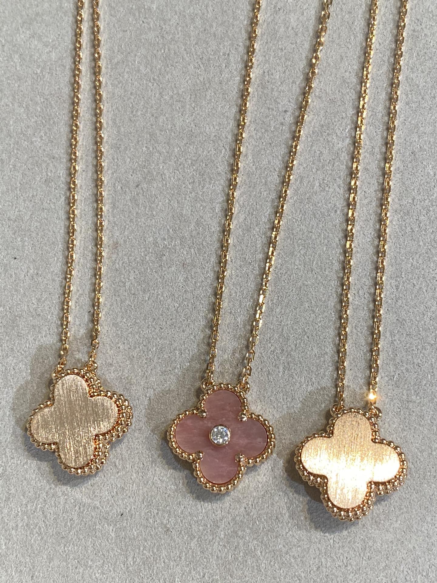 [LORA]CLOVER 15MM DIAMOND RHODONITE NECKLACE
