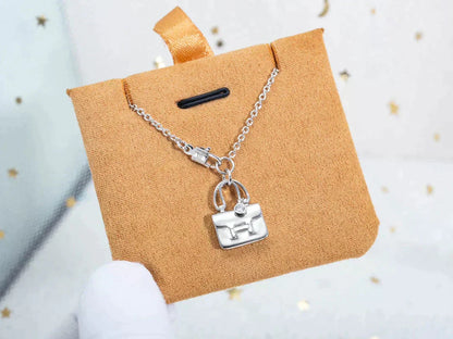 [LORA]AMULETTE PEDANT SILVER NECKLACE