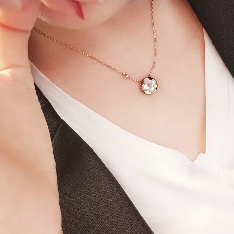 [LORA]SUN MOP GOLD 1 DIAMOND NECKLACE