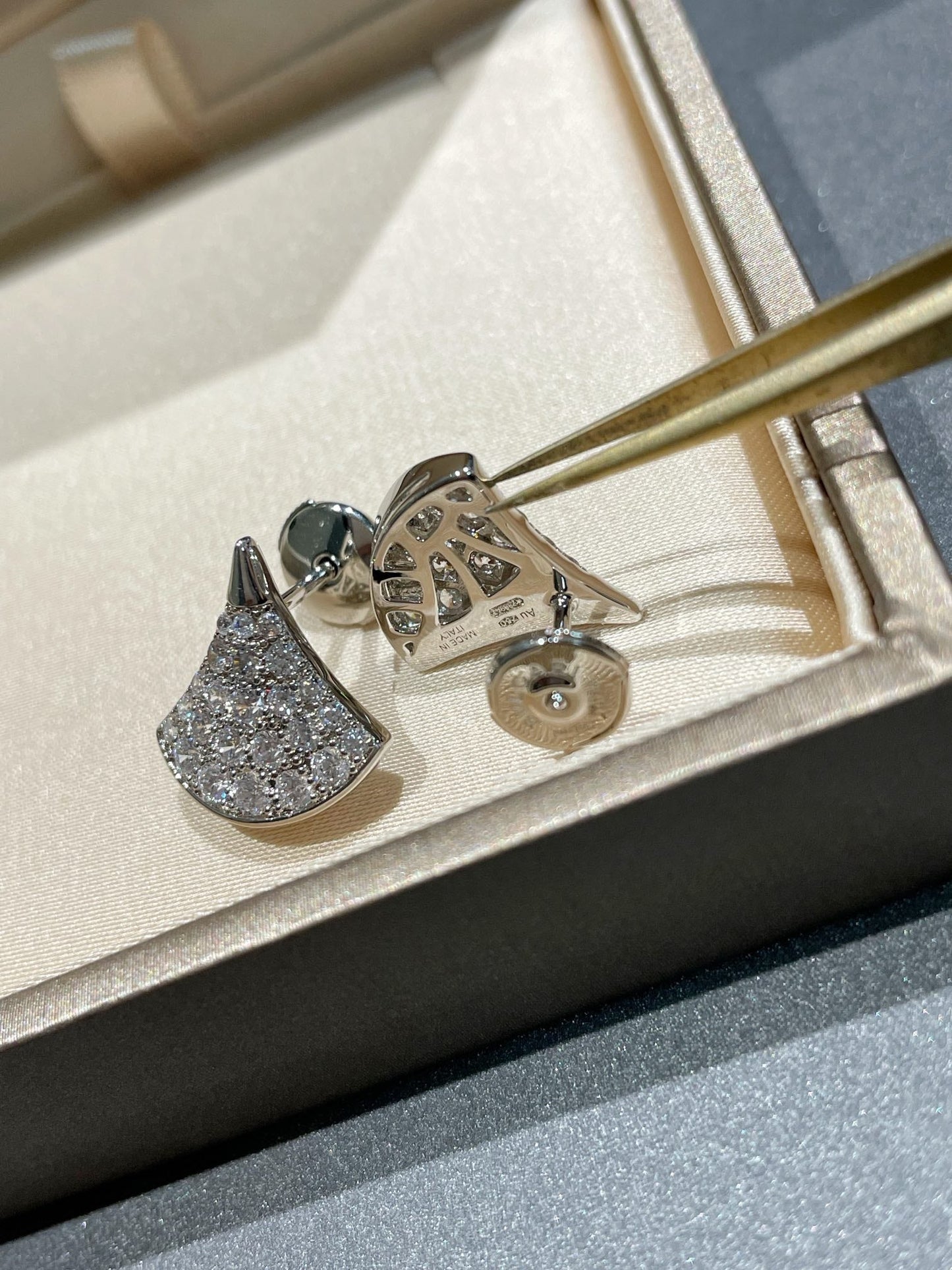 [LORA]DREAM STUD EARRINGS DIAMOND