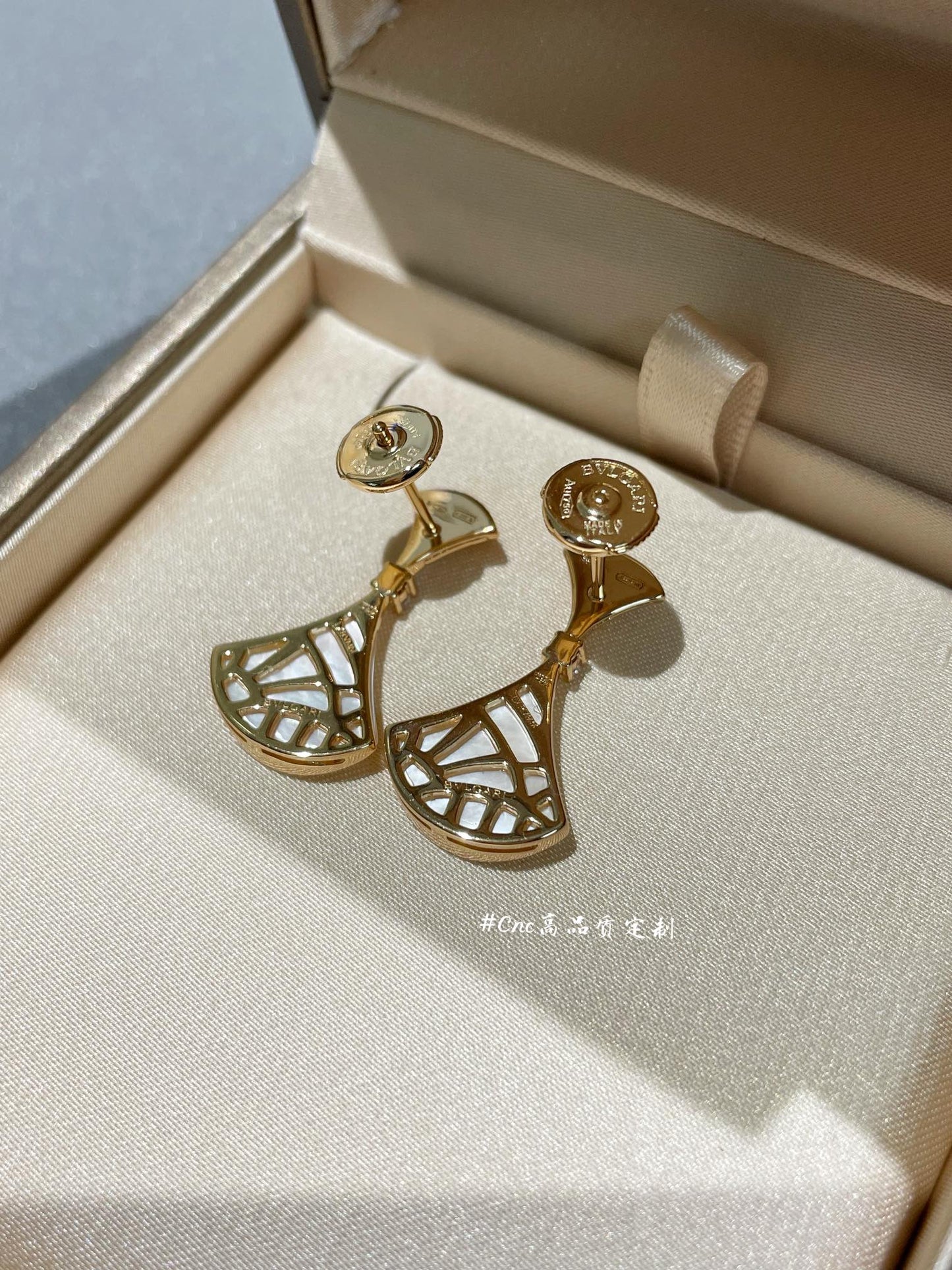 [LORA]DREAM MOP 1 DIAMOND EARRINGS