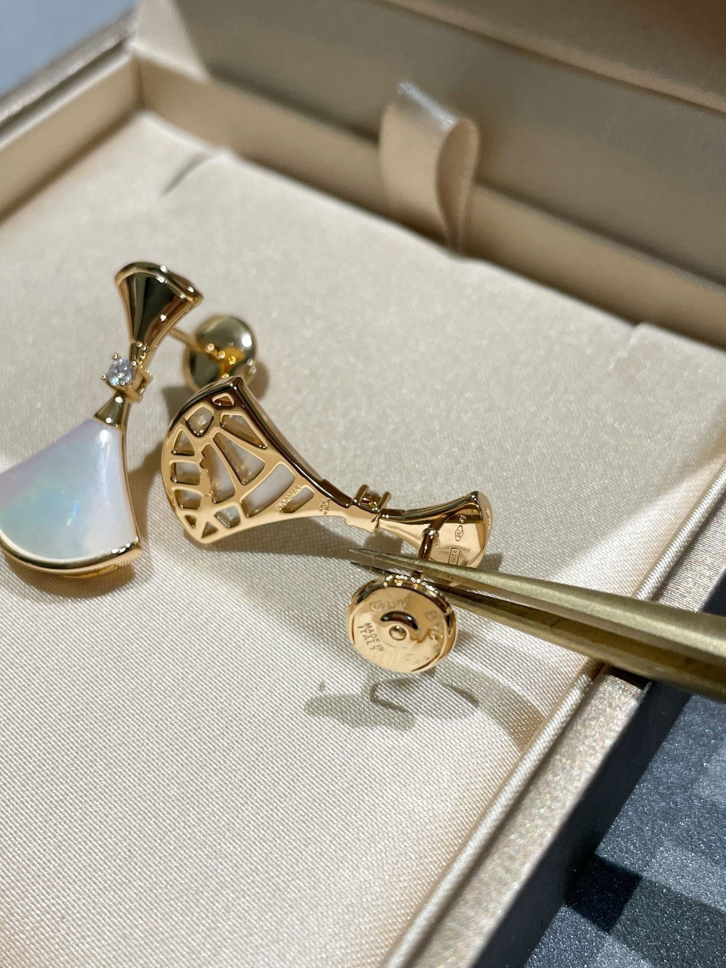 [LORA]DREAM MOP 1 DIAMOND EARRINGS