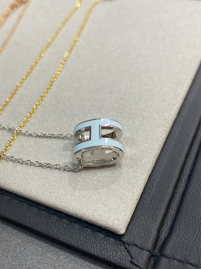 [LORA]POP H LIGHT BLUE NECKLACE