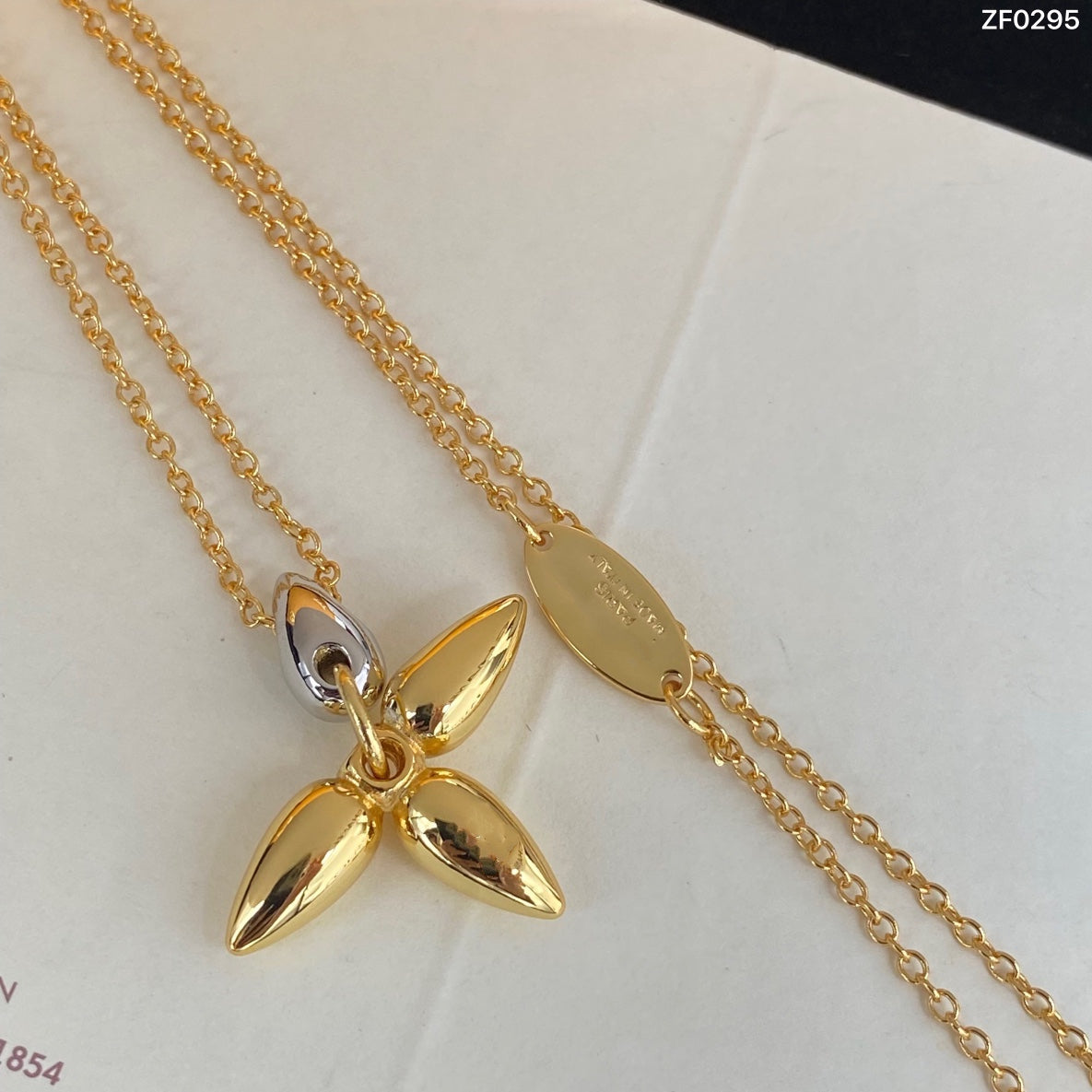 [LORA]LOUISETTE PEDANT GOLD NECKLACE