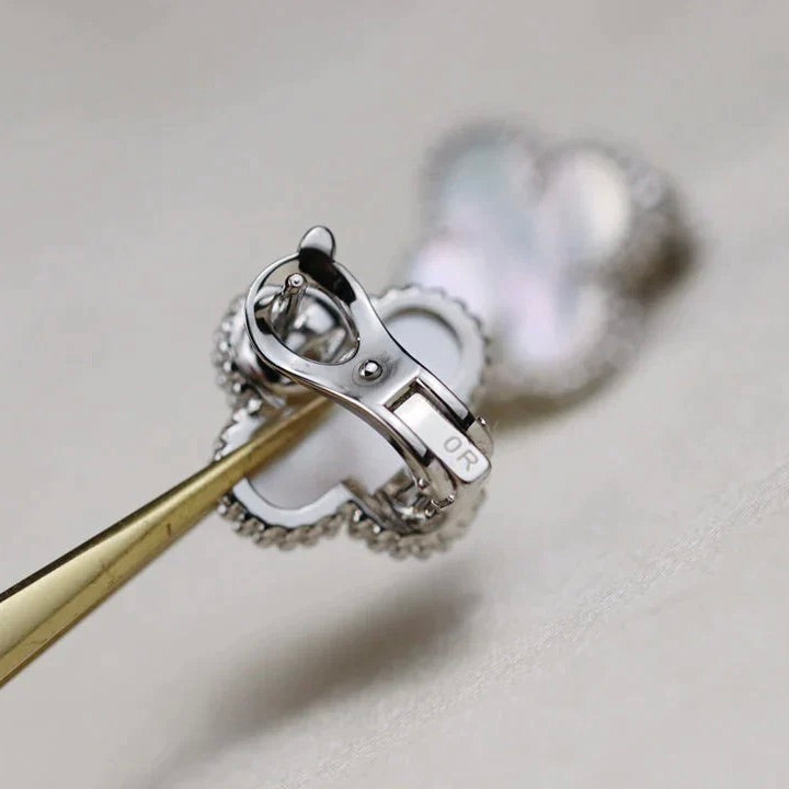 [LORA]CLOVER MEDIUM 1 MOTIFS  WHITE MOP EARRINGS SILVER