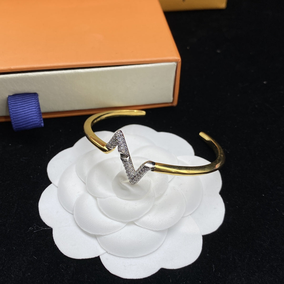 [LORA]VOLTE UPSITE DOWN DIAMOND GOLD OPEN BRACELET