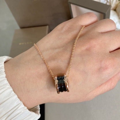 [LORA]ZERO 1 BLACK CERAMIC PINK GOLD NECKLACE