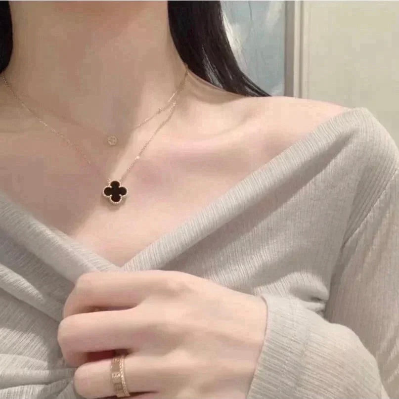[LORA]CLOVER 15MM BLACK ONYX SINGLE FLOWER NECKLACE