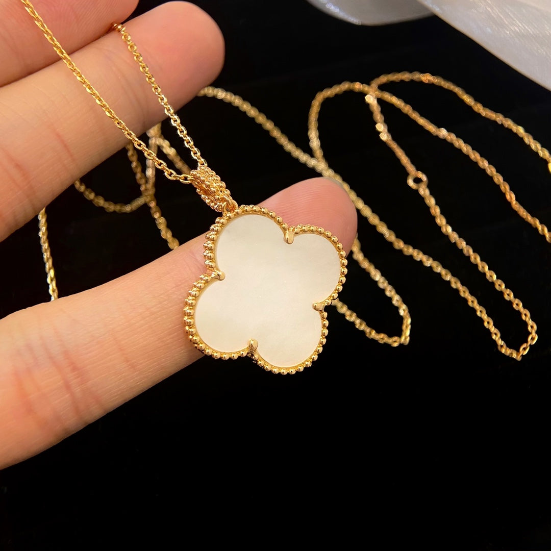 [LORA]CLOVER 25MM MOP LARGE PENDANT NECKLACE