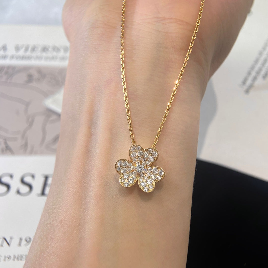 [LORA]FLOWER DIAMOND NECKLACE