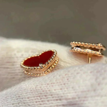 [LORA]HEART CARNELIAN STUD EARRINGS