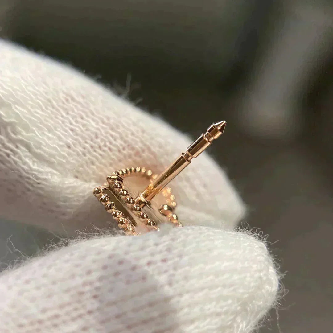 [LORA]HEART CARNELIAN STUD EARRINGS