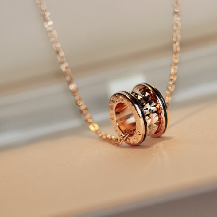 [LORA]ZERO 1 ROCK PEDANT PINK GOLD BLACK NECKLACE