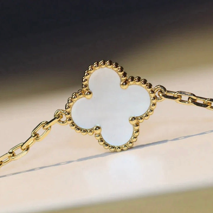 [LORA]CLOVER 20 MOTIFS WHITE MOP NECKLACE