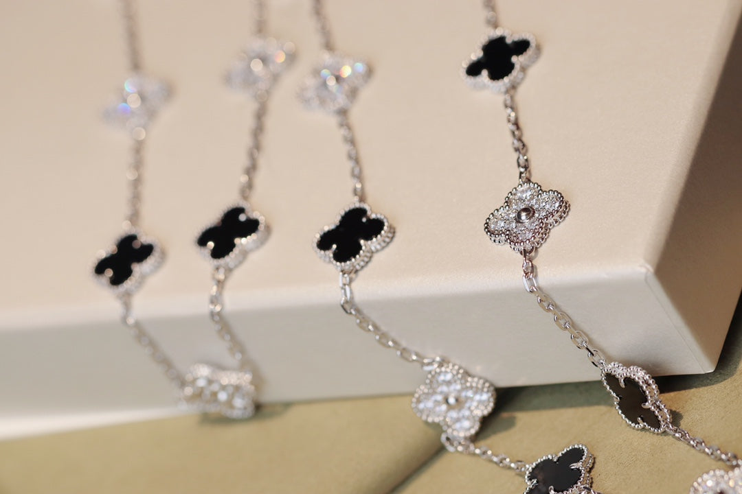 [LORA]CLOVER 20 MOTIFS ONYX DIAMOND SILVER