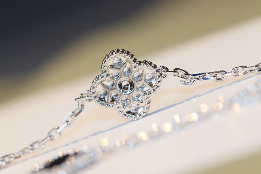 [LORA]CLOVER 20 MOTIFS ONYX DIAMOND SILVER