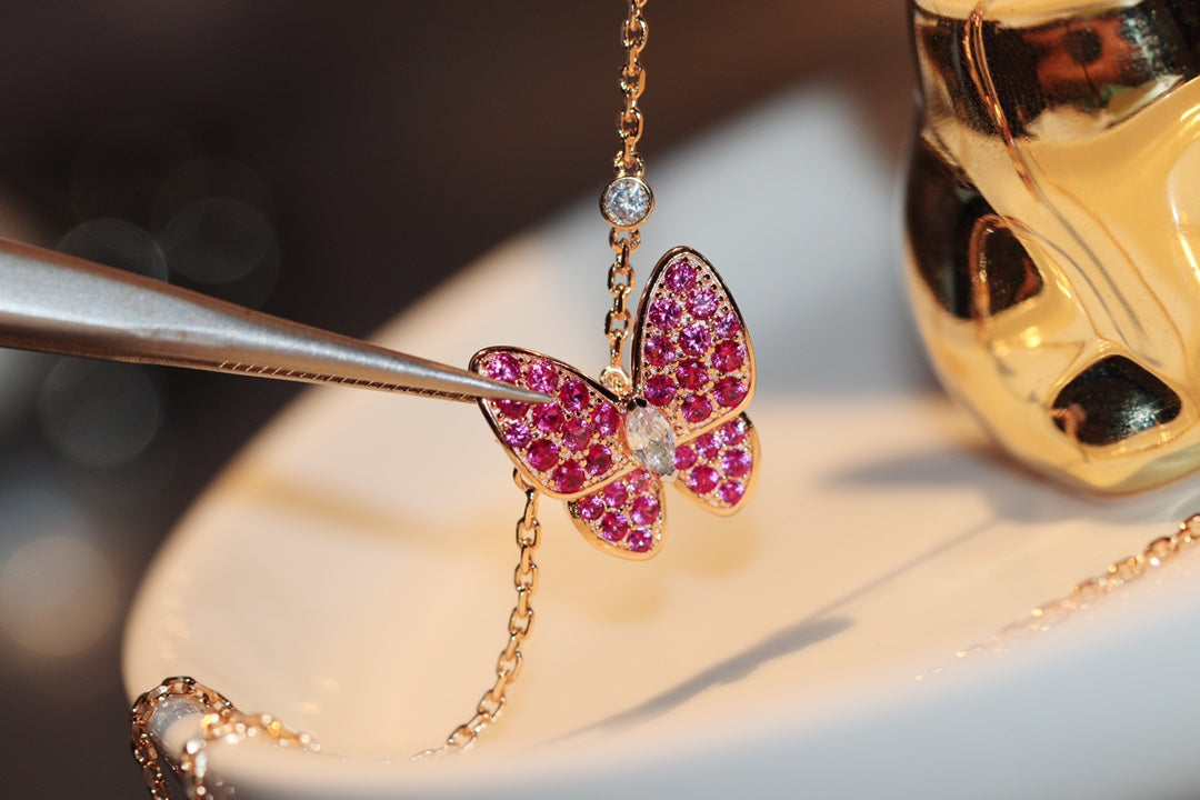 [Lora]BUTTERFLY RED DIAMOND ROSE GOLD NECKLACE