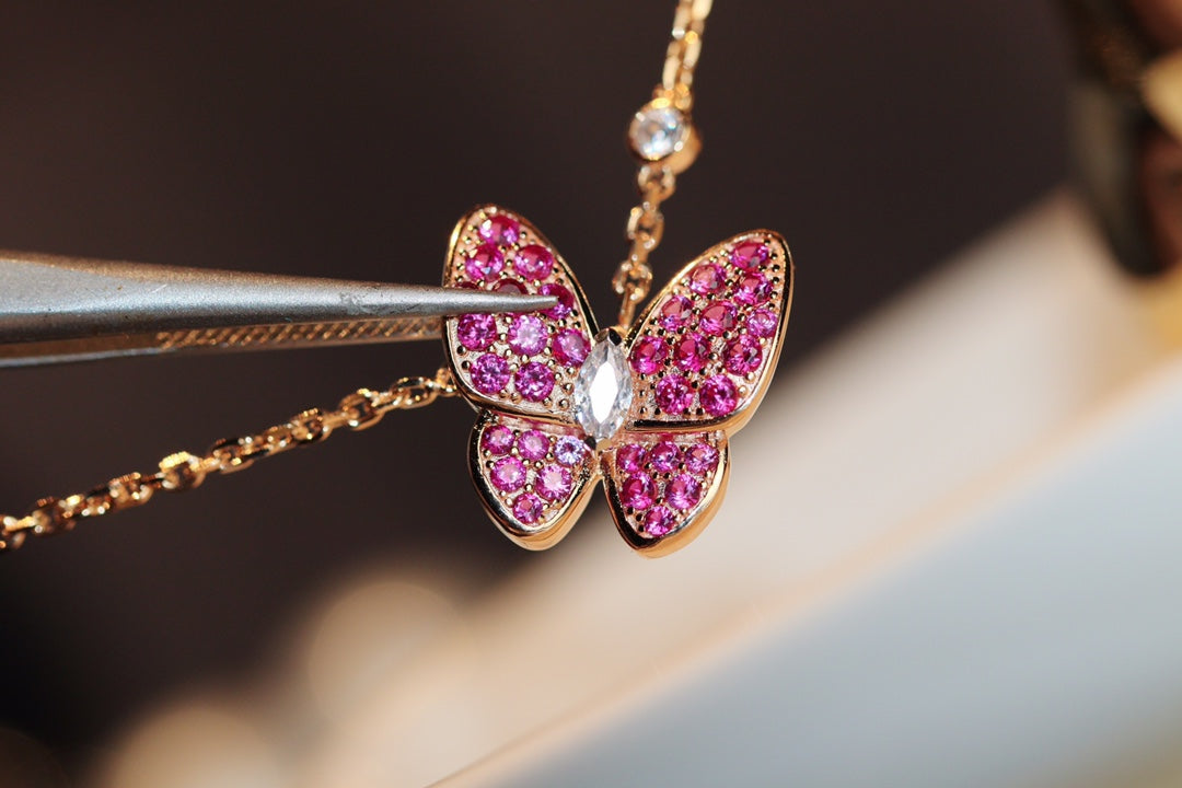 [LORA]BUTTERFLY RED DIAMOND ROSE GOLD NECKLACE