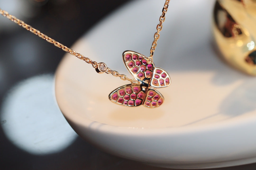[LORA]BUTTERFLY RED DIAMOND ROSE GOLD NECKLACE