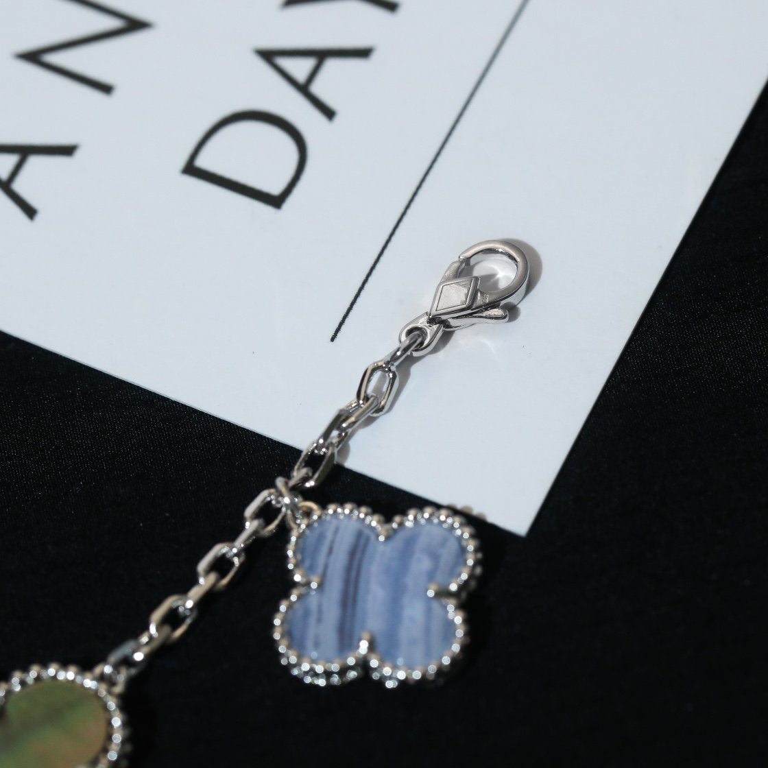 [LORA]CLOVER BRACELET 5 MOTIFS MOP CHALCEDONY SILVER