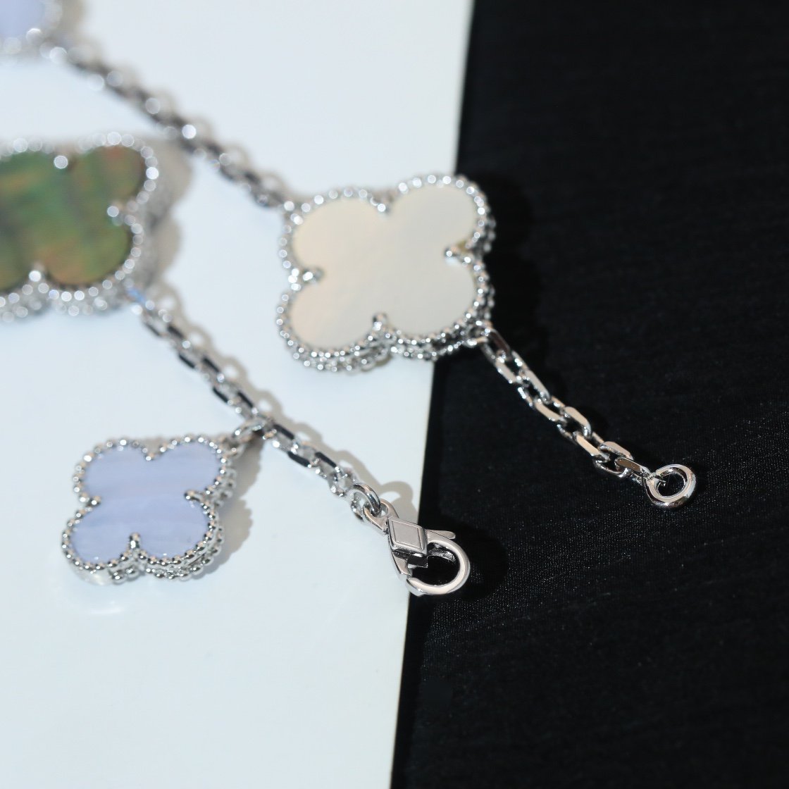 [Lora]CLOVER BRACELET 5 MOTIFS MOP CHALCEDONY SILVER