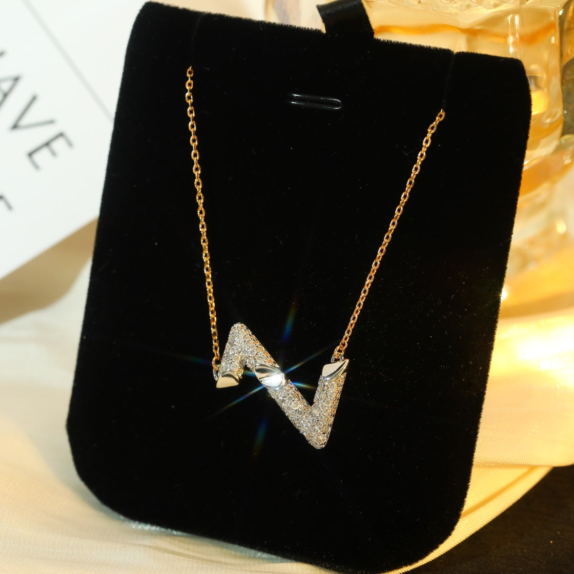 [LORA]VOLT SILVER DIAMOND PEDANT NECKLACE