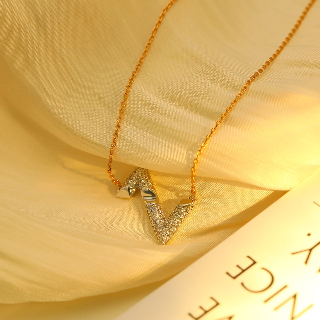 [LORA]VOLT SILVER DIAMOND PEDANT NECKLACE