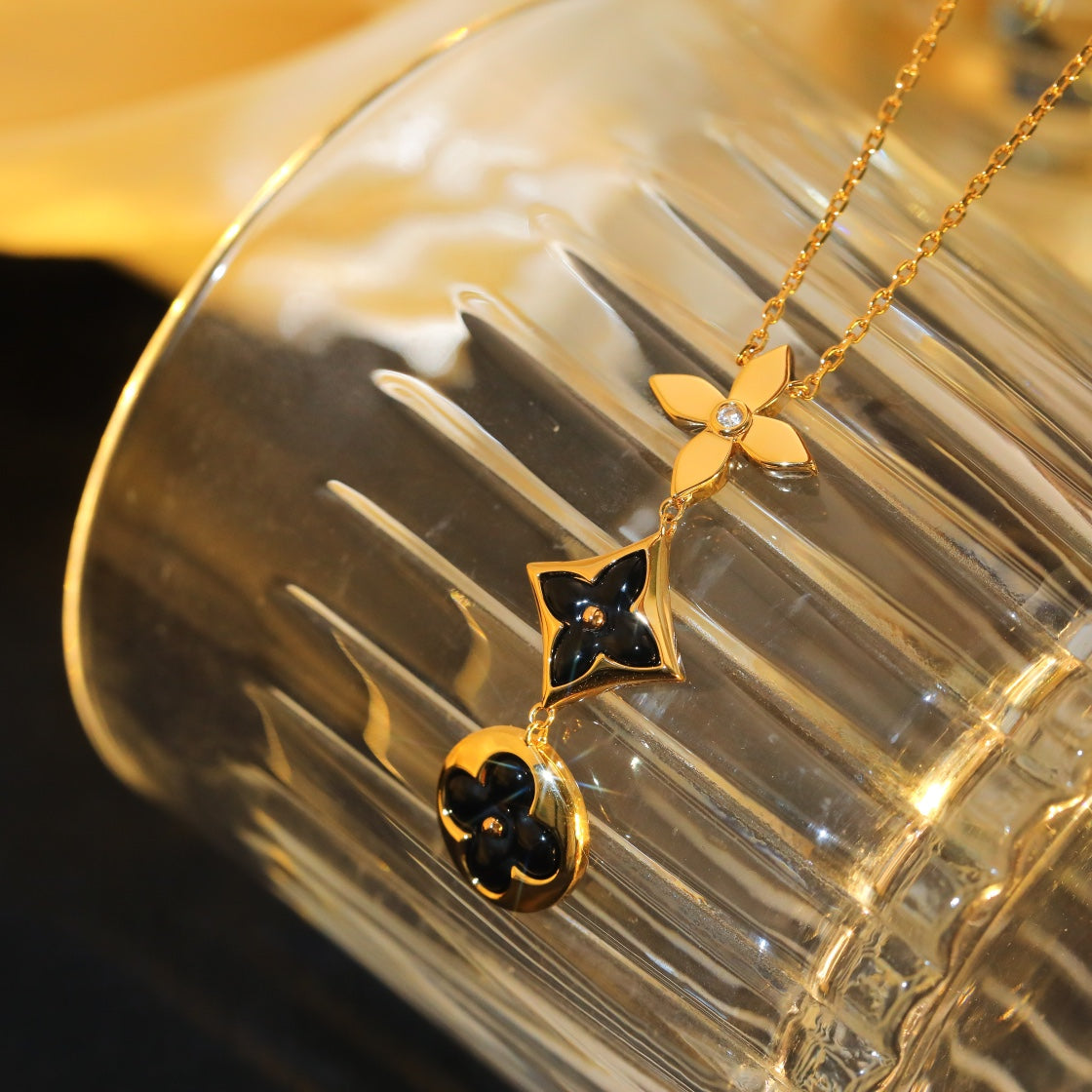 [LORA]STAR AND SUN ONYX PINK GOLD NECKLACE