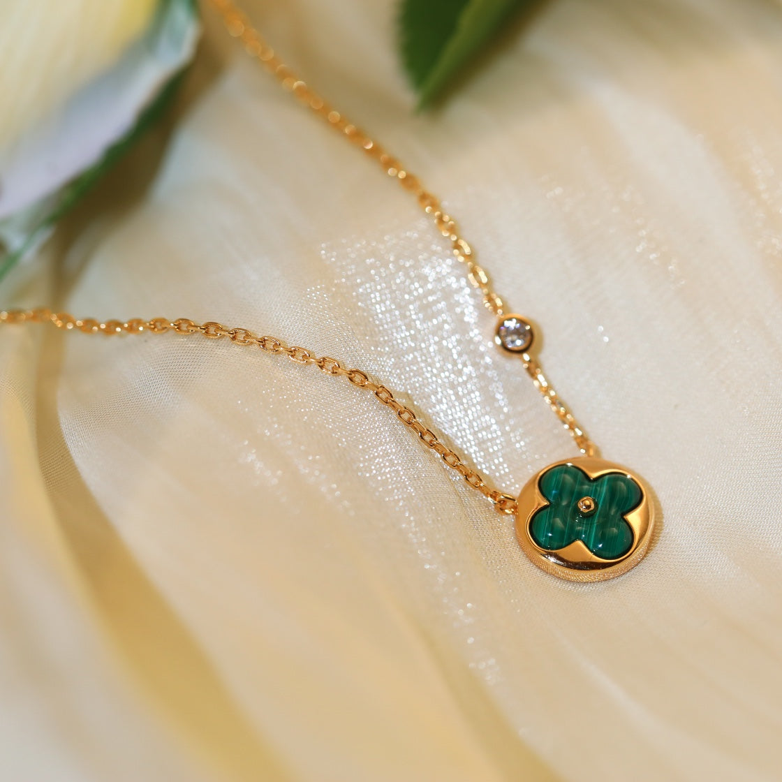 [LORA]SUN PEDANT PINK GOLD 1 DIAMOND NECKLACE