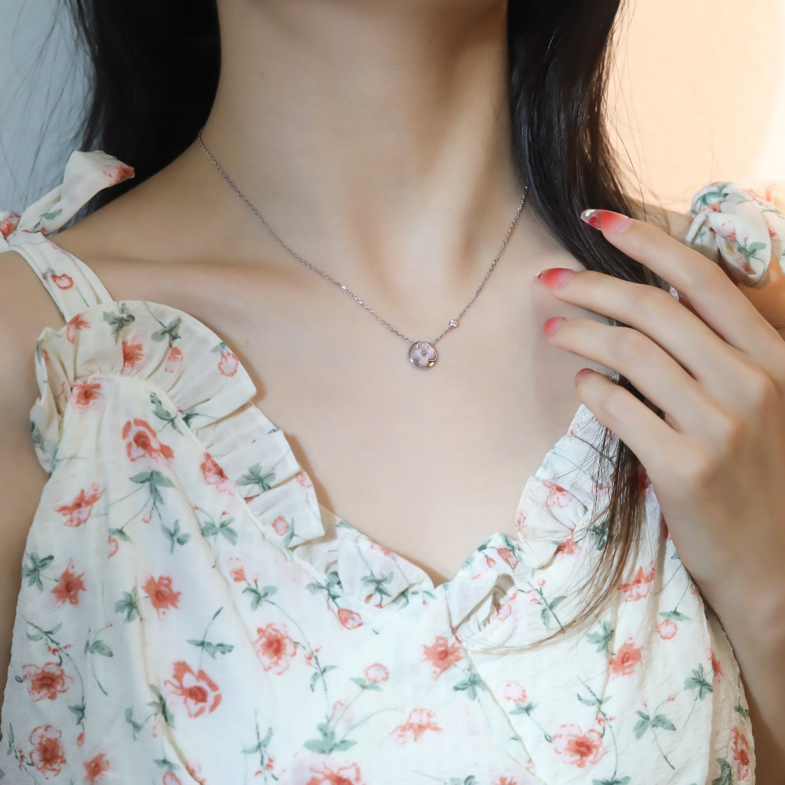 [LORA]SUN PEDANT PINK GOLD 1 DIAMOND NECKLACE