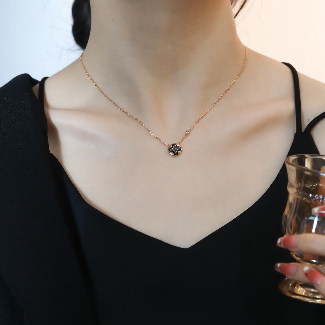 [LORA]SUN PEDANT PINK GOLD 1 DIAMOND NECKLACE